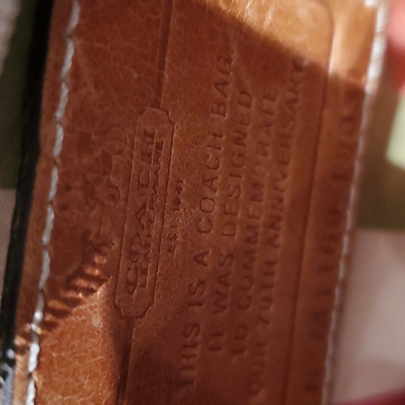 Gorgeous Coach Leather Crossbody Handbag - Picture 5 of 8